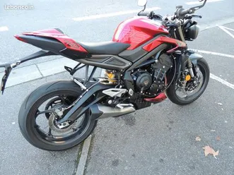 moto triumph street triple 765 rs