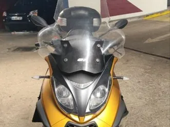 piaggio mp3 500