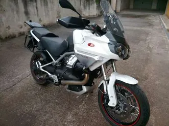 moto guzzi stelvio 1200 bianco