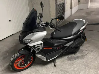 aprilia 125 sr gt