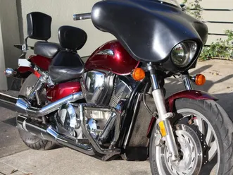 honda vtx 1300 with bat wing fitted.