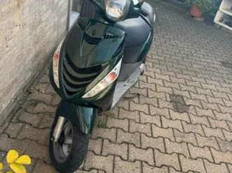 piaggio zip 50ccm 4-takt (duitse papieren) — scooters | yamaha — marktplaats