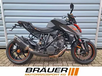ktm 1290 super duke r akra performance u. track pack
