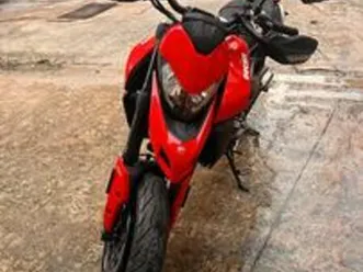 ducati hypermotard 950