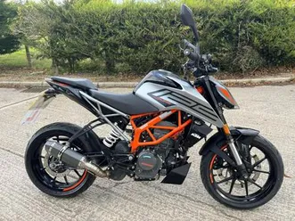 2022 72 ktm 125 duke 22 abs learner legal naked cbt nice - 4k miles new mot