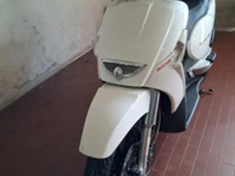aprilia scarabeo 300 s bianco