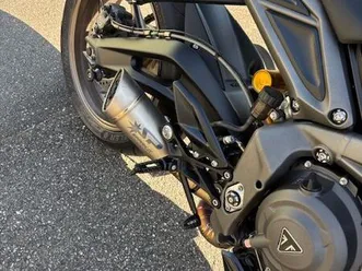 street triple rs 765 carbon black