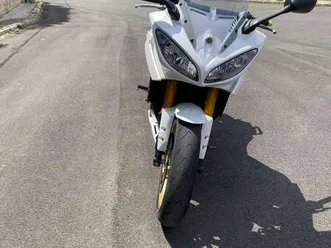 yamaha fz 8 bianco