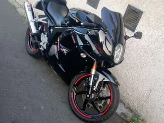 hyosung gt 125 zwart