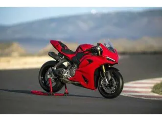 ducati panigale v2 .