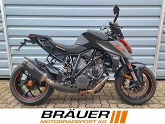 ktm 1290 super duke r akra performance u. track pack