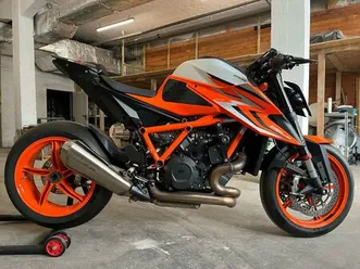 ktm super duke 1290r + techpack + diverses zubehör