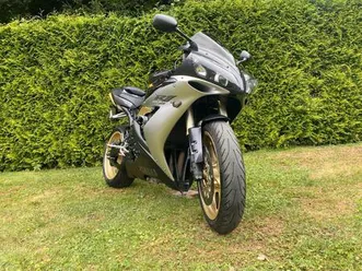 yamaha r1 rn12