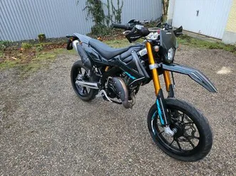 schöne rieju mrt 50 supermoto 50 ccm zu verkaufen