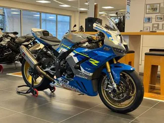 honda cbr 1000 rr-r sp sc82 racebike