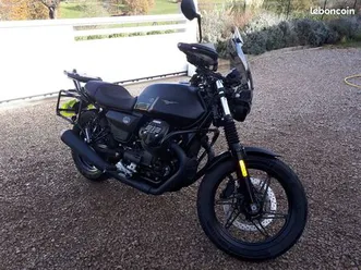moto guzzi v7 stone 2025