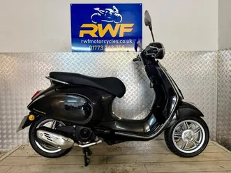 piaggio primavera 125, 2025, only 1 owner & 33 miles from new, save £'s on new