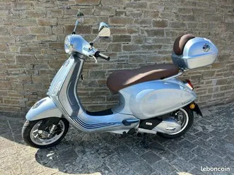 vespa 125 primavera bleu