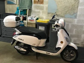 vend scooter sym fiddle3 première main état neuf