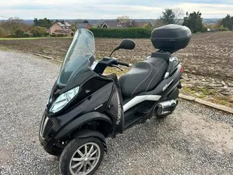 ② piaggio 400 lt mp3