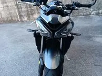 triumph street triple r - 2024
