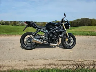 triumph street triple