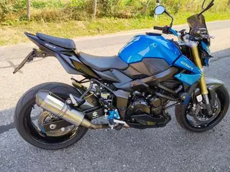 suzuki gsr 750