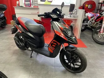 aprilia sr 50 2018 50 cm3 | scooter | 21 148 km | 22950 tregueux