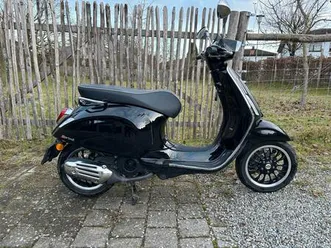 vespa sprint 125 schwarz ez 01/2023 2800km