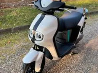 neos elettrico 2025 (14 anni, 50 cc) solo 300km