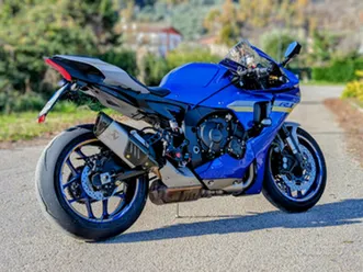 yamaha yzf - r1 my 2021 no pista
