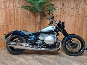 bmw r 18 option 719 - iridescent paint - 1300 miles - stunning!