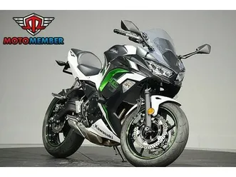 2022 kawasaki ninja 650 pearl robotic white/metallic carbon gra