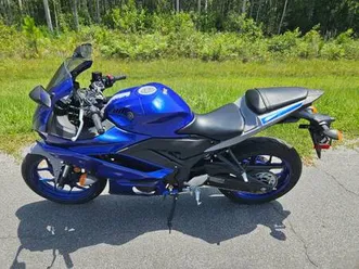 2021 yamaha yzf-r3 sport bike only 278 miles!