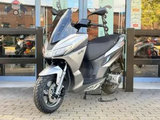 aprilia sxr 50 instinctive grey 2025 — scooters | aprilia — marktplaats