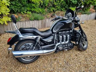 triumph rocket iii 2294 roadster custom cruiser petrol manual (148 ps) 2294 cc