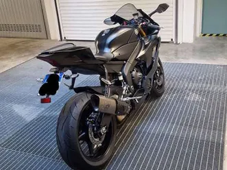 yamaha yzf-r6 nero