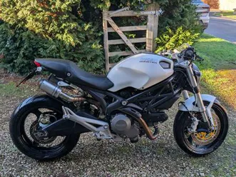 ducati monster 696 plus naked petrol manual (75 ps) 696 cc