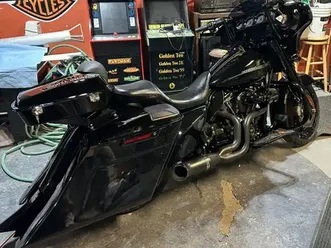 vivid black street glide special - only10,000 km, garage kept!