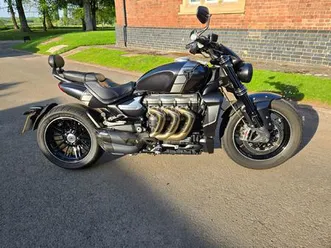 triumph rocket iii 2458 tfc custom cruiser petrol manual euro 5 (182 ps) 2458 cc