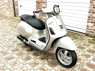 ② vespa gt 200 l, look gts 2003