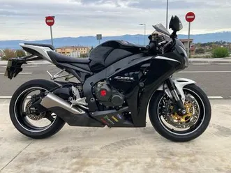 honda - cbr 1000 fireblade