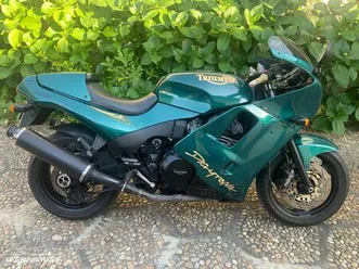 triumph daytona 1200