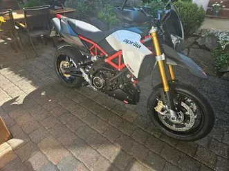 aprilia dorsoduro 900