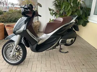 piaggio beverly 300 – wenig km, top gepflegt, sofort fahrbereit!