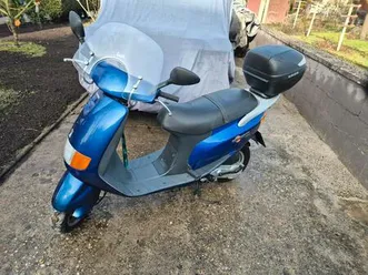 motorroller piaggio sfera 125
