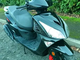 2022 sports scooter 125 cc 1 years mot full v5 2 keys excellent condition needs nothing ready to ride