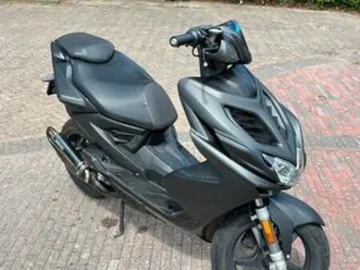 zeldzame, helemaal verse aerox 70cc uit 2017 (nieuwe model) — scooters | yamaha — marktplaats