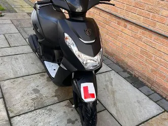 peugeot kisbee 50 moped petrol cvt euro 5 (3 ps) 49 cc