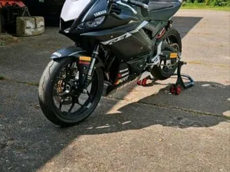 yamaha r3 rennmotorrad, top aufgebaut!